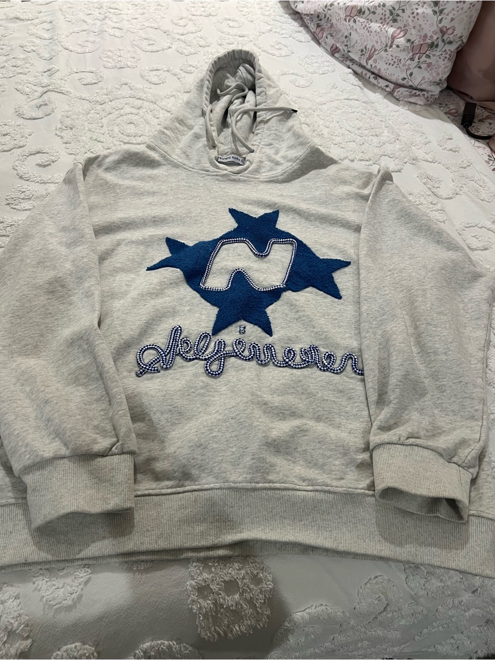 Aelfric Eden Light Gray Crewneck Hoodie with Blue Star Appliqué
